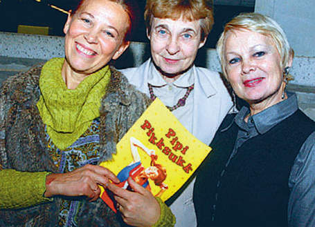   - Lydia Roos (vasakult), Anu Kaal ja Liina Saari - 2006