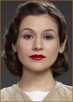   (Yael Stone) 