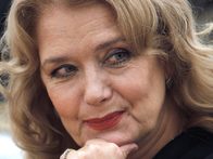«Родители меня не хотели»: Ирина Алфёрова о судьбе, пластических операциях и принятии себя с возрастом