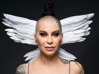 Наргиз Закирова исполнила песню «Как молоды мы были» для фильма «Одиннадцать молчаливых мужчин»
